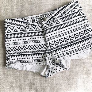 H&M black & white shorts